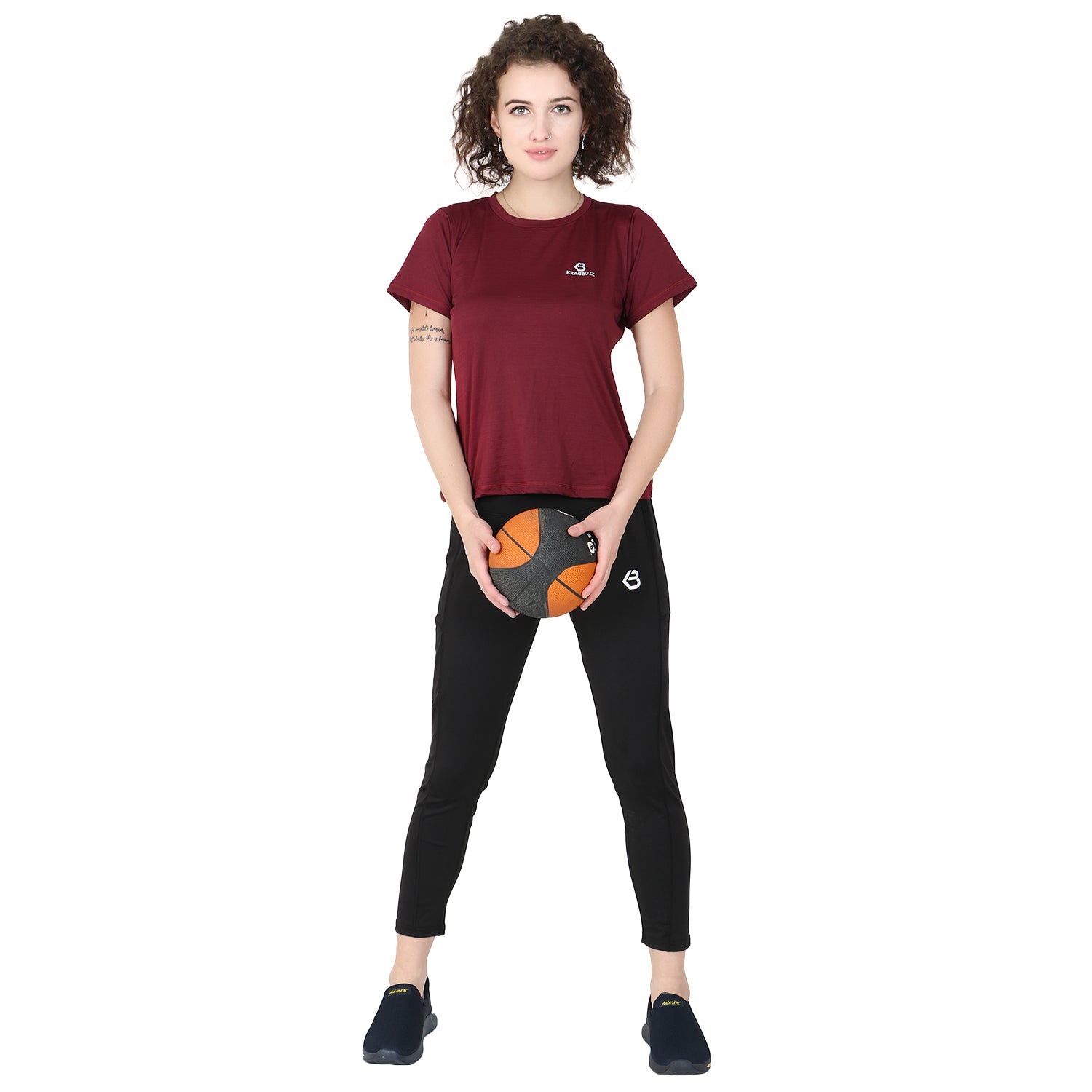 ELNA ROUND NECK T-SHIRTS