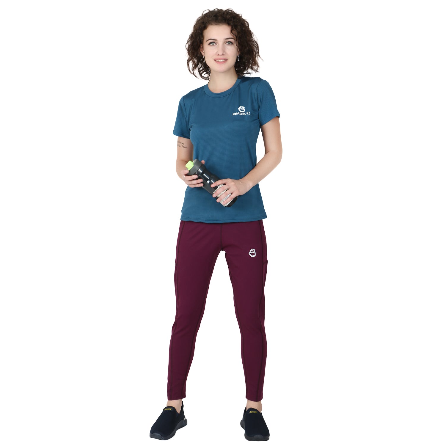 ELNA ROUND NECK T-SHIRTS