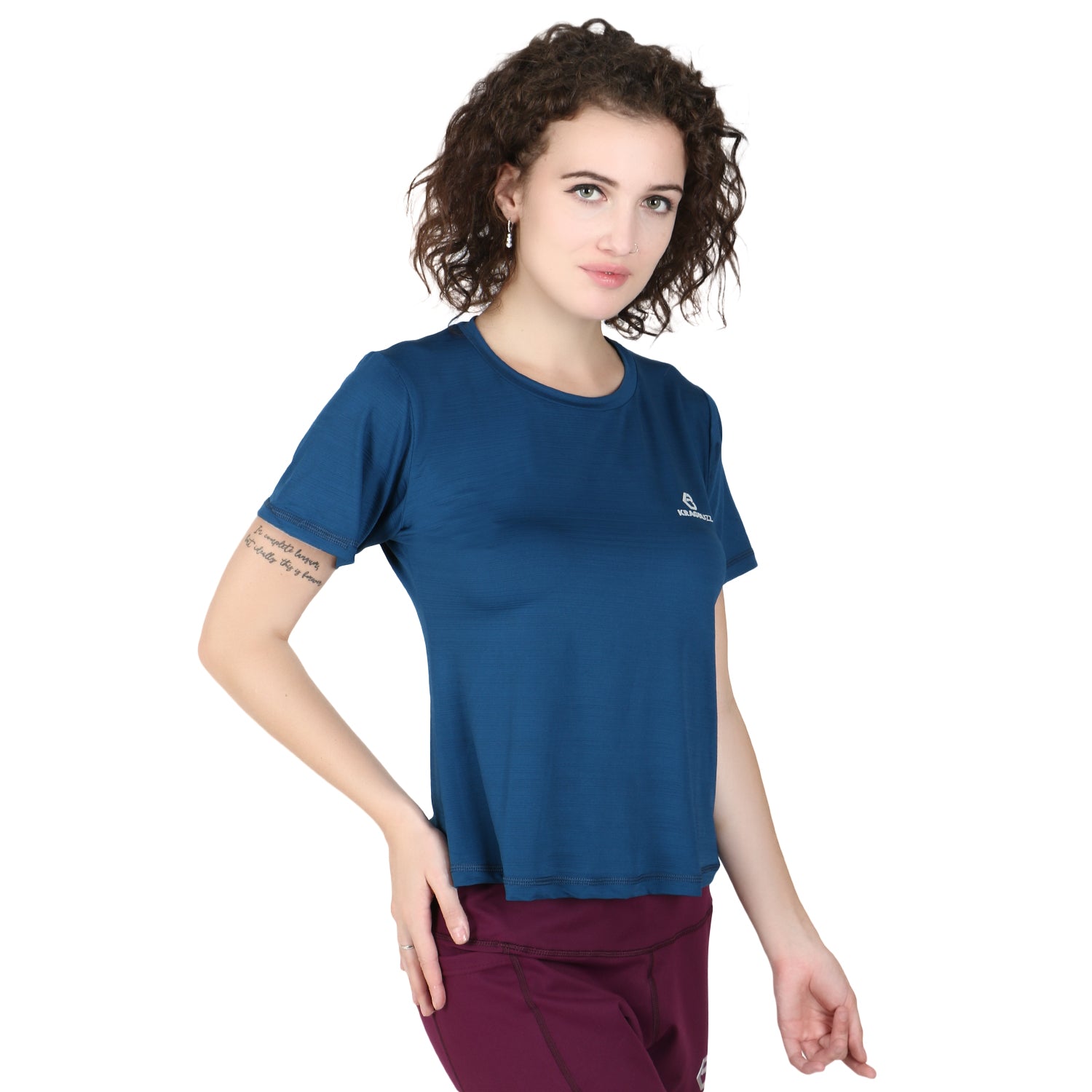 ELNA ROUND NECK T-SHIRTS